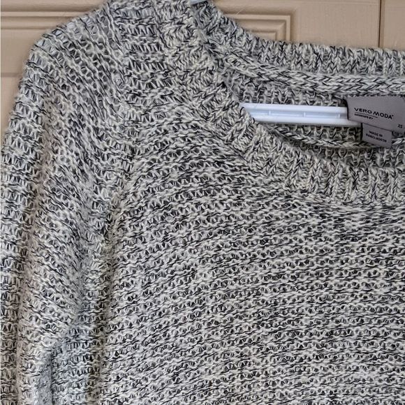 Vero Moda Scoop Neck Cropped Knit Sweater - Picture 5 of 10